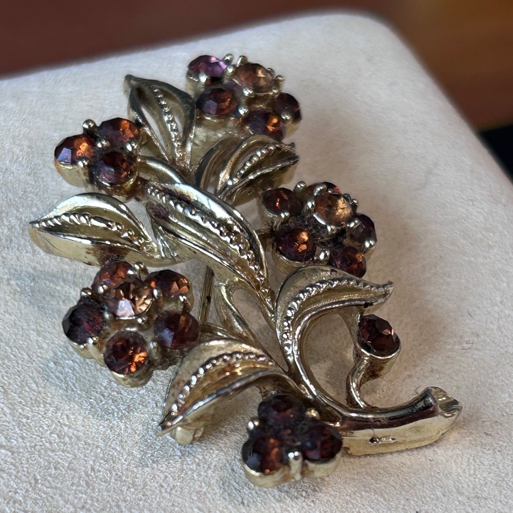 Lisner Vintage Gold Tone Amber Purple Rhinestone Floral Spray Brooch Pin